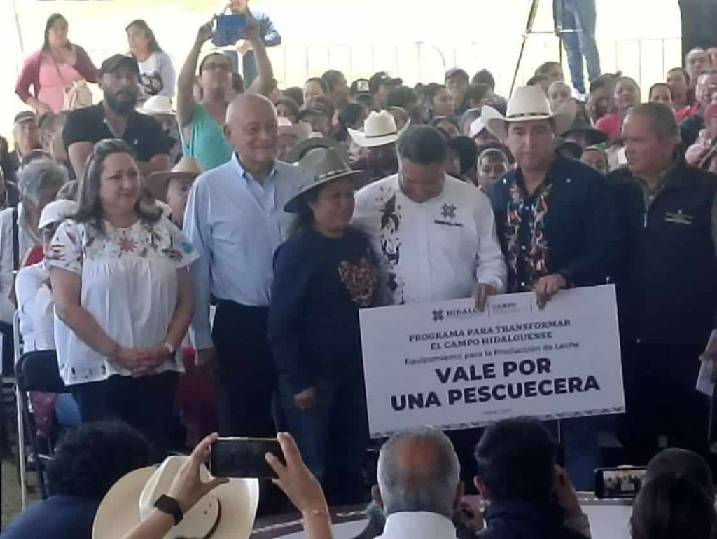 Dan apoyos por tres mdp para productores de leche en el Valle de Tulancingo