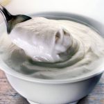 Descubre la cantidad de yogur ideal para comer a diario, según la ciencia