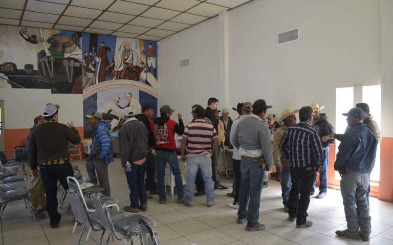 Pequeños productores se reúnen con Liconsa para mejorar la calidad de la leche