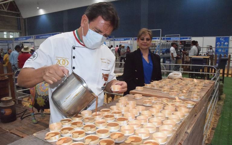 Así se elabora la cajeta de Celaya