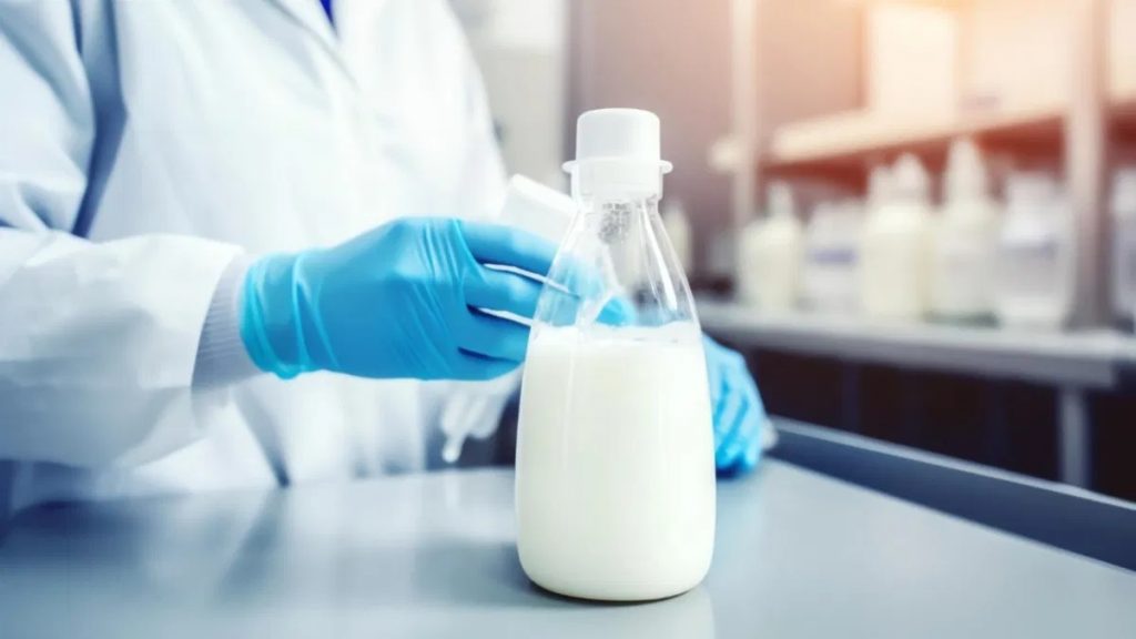 Ya sabemos cómo fabricar leche de vaca artificial