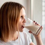 Alimentación saludable el gran beneficio de tomar un vaso de leche todos los días