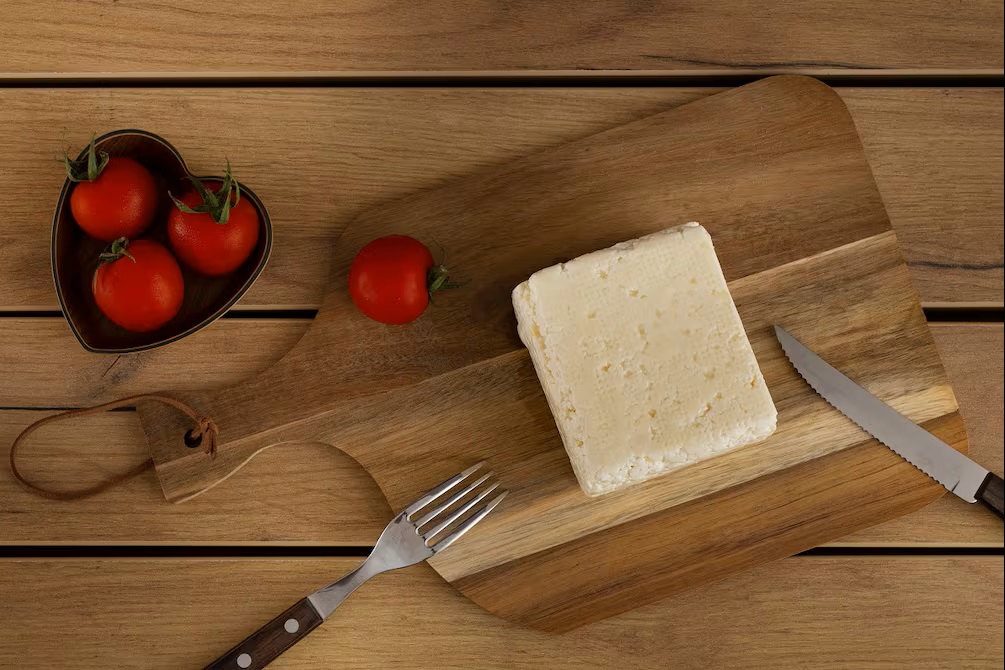 El queso es el snack perfecto frente a un ataque de ansiedad, nutricionista explica las cualidades de este alimento