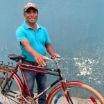 Regalo de Navidad para don Beto estrena bicicleta tras ser víctima de robo en Totimehuacan