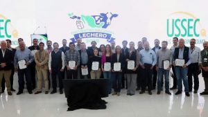 Reconocen a productores de leche por mejores prácticas en Bienestar Animal