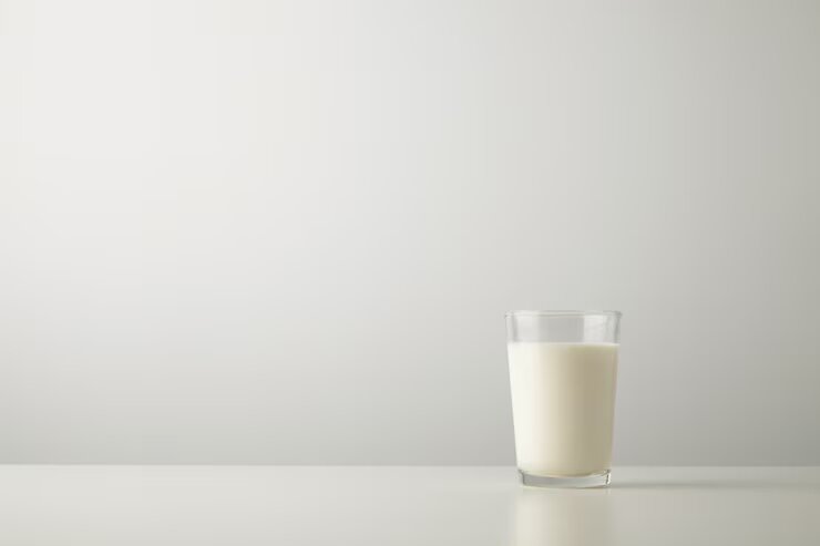 Un estudio señala que consumir un vaso de leche diariamente podría disminuir el riesgo de desarrollar cáncer de intestino