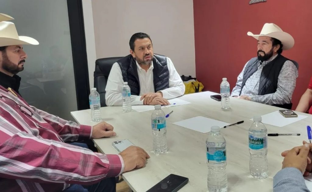 Ismael Bello Esquivel busca acuerdos entre empresas lecheras y productores para mejorar precio de leche