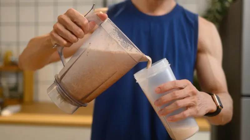 Proteína de suero cómo ayuda este suplemento a ganar músculo y para quién se recomienda