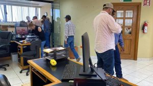 Protestan productores en oficinas de Sader; exigen acceso al Programa Especial de Energía para el Campo