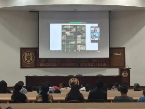 Aprenden estudiantes de la UdeC sobre ciencia, innovación y negocios en producción lechera