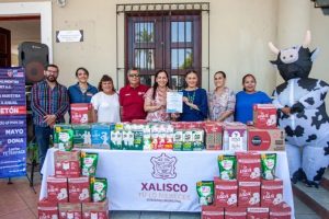 Gobierno de Xalisco entrega leche al Banco de Alimentos