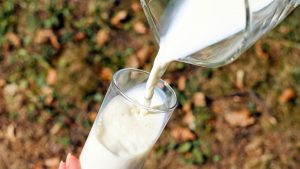 No es el vencimiento las 5 maneras para saber si la leche que comprás en el supermercado no está adulterada