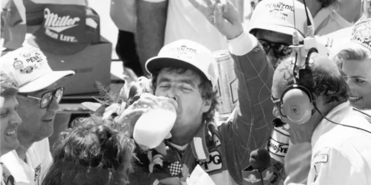 Tradición de la Leche en el Victory Lane de la Indy 500