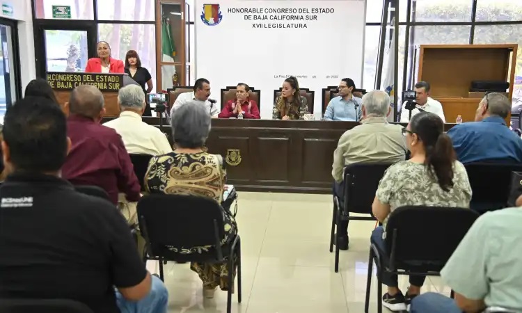 Disertan en el Congreso de BCS sobre programa de abasto social de leche