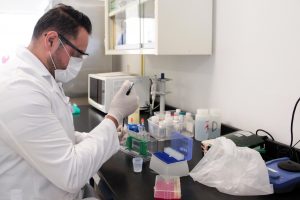 Peligro silente brucelosis y otras amenazas en leche cruda