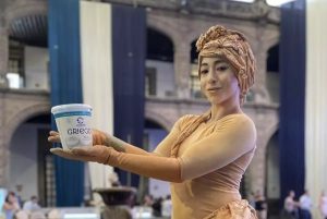 Alpura Desafía a Chobani y Oikos