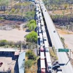 Bloqueos en México amenazan cadena láctea y comercio