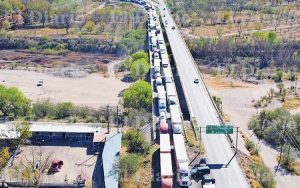 Bloqueos en México amenazan cadena láctea y comercio