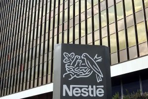 Nestlé retira múltiples fórmulas infantiles por posible bacteria