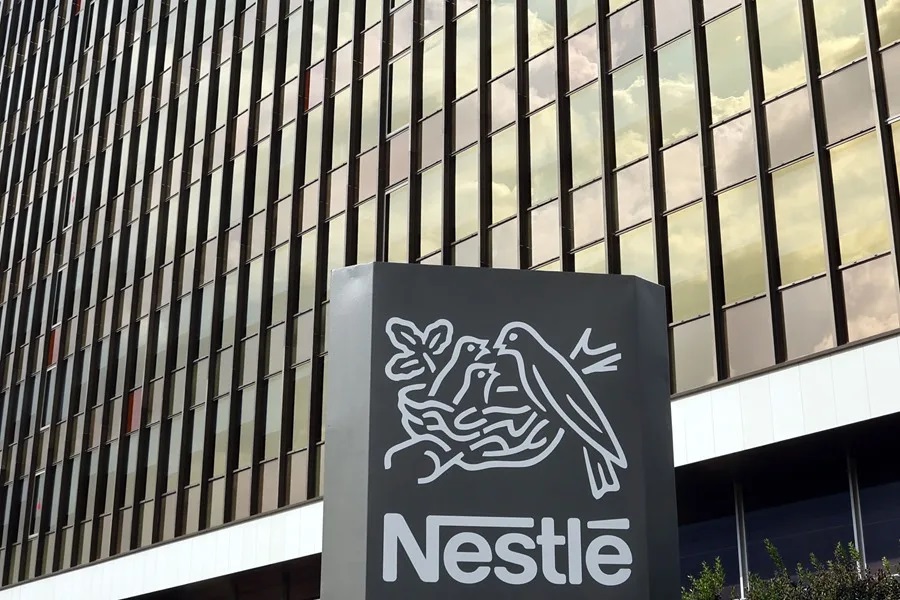 Nestlé retira múltiples fórmulas infantiles por posible bacteria