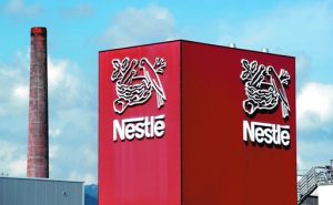 Nestlé se disculpa por leche contaminada
