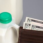 Precios de leche, queso y mantequilla bajan en EE.UU.