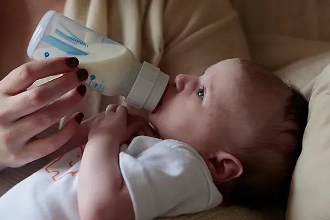 China exige pruebas de toxina en leche infantil global