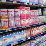 Familias exigen justicia por leche infantil tóxica en Francia