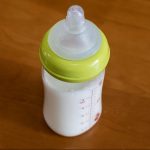 Tercer bebé muere en Francia en medio de retiro de leche infantil