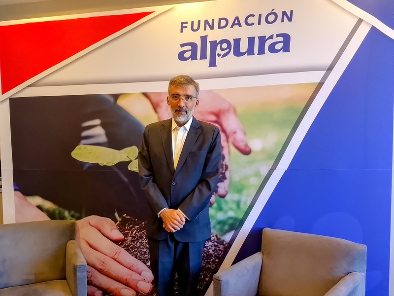 Alpura lidera transporte híbrido en lechería