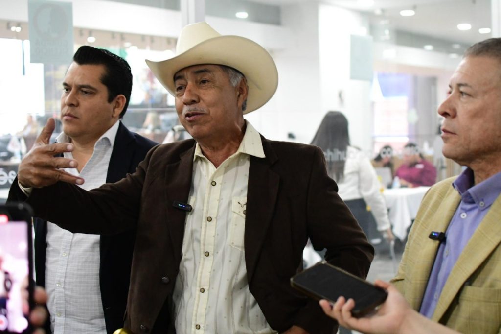 Exigen pago urgente a lecheros del sector social