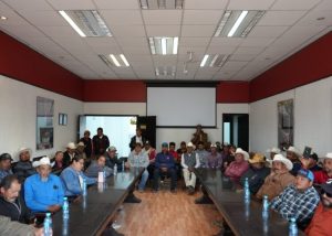 Gobierno de Hidalgo abre diálogo con sector lechero