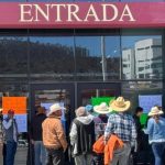 Lecheros amenazan con bloqueos por precios