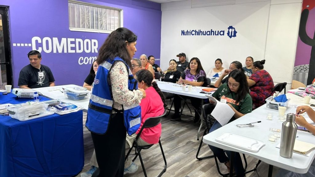 Capacitan a ciudadanos en Ciudad Juárez en elaboración de lácteos y huertos urbanos para impulsar el autoempleo
