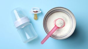 FDA emite alerta global por ingredientes en fórmulas infantiles