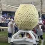 Chiapas rompe el récord Guinness con la bola de quesillo más grande del mundo elaborada en Pijijiapan Chiapas rompe el récord Guinness con la bola de quesillo más grande del mundo elaborada en Pijijiapan