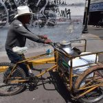 Don Jesús Martínez más de 70 años recorriendo Irapuato para mantener vivo el oficio del lechero tradicional