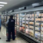 Profeco revela brechas de hasta 20 pesos por litro en el precio de la leche en el mercado mexicano Profeco revela brechas de hasta 20 pesos por litro en el precio de la leche en el mercado mexicano