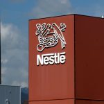 El Kremlin pone bajo control temporal los negocios de Nestlé en Rusia y transfiere su gestión a una firma local El Kremlin pone bajo control temporal los negocios de Nestlé en Rusia y transfiere su gestión a una firma local
