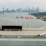 Entran en vigor nuevas restricciones de EE. UU. a las importaciones de lácteos, alcohol y motocicletas de Canadá