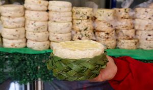 Producen quesos artesanales en Tlaxco con leche genuina