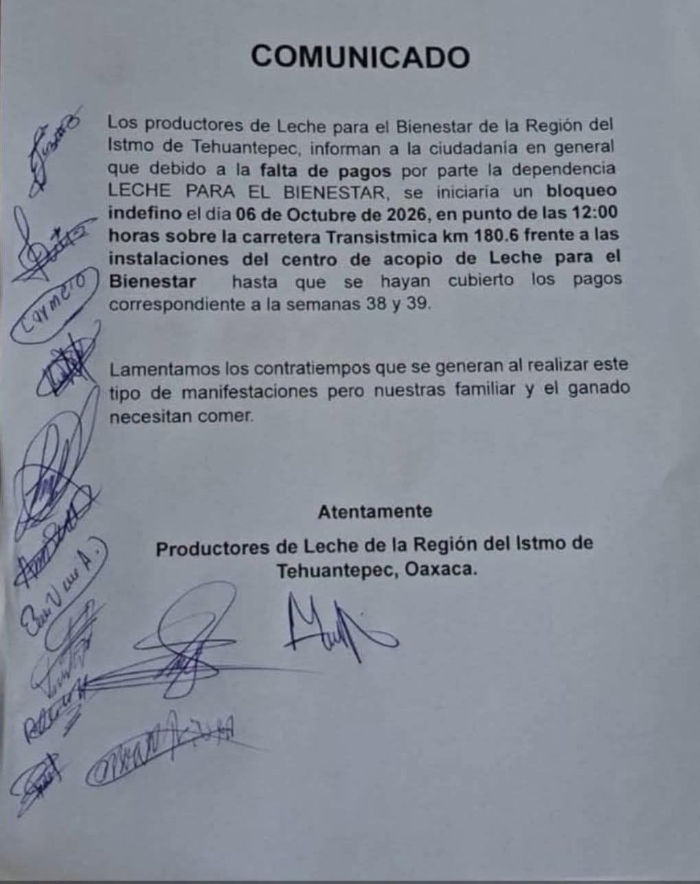 Productores lecheros del Istmo bloquean por adeudos Productores lecheros del Istmo bloquean por adeudos1