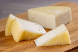 Sierra Nevada Cheese retira del mercado sus quesos de leche cruda Graziers tras brote multiestatal de E. coli